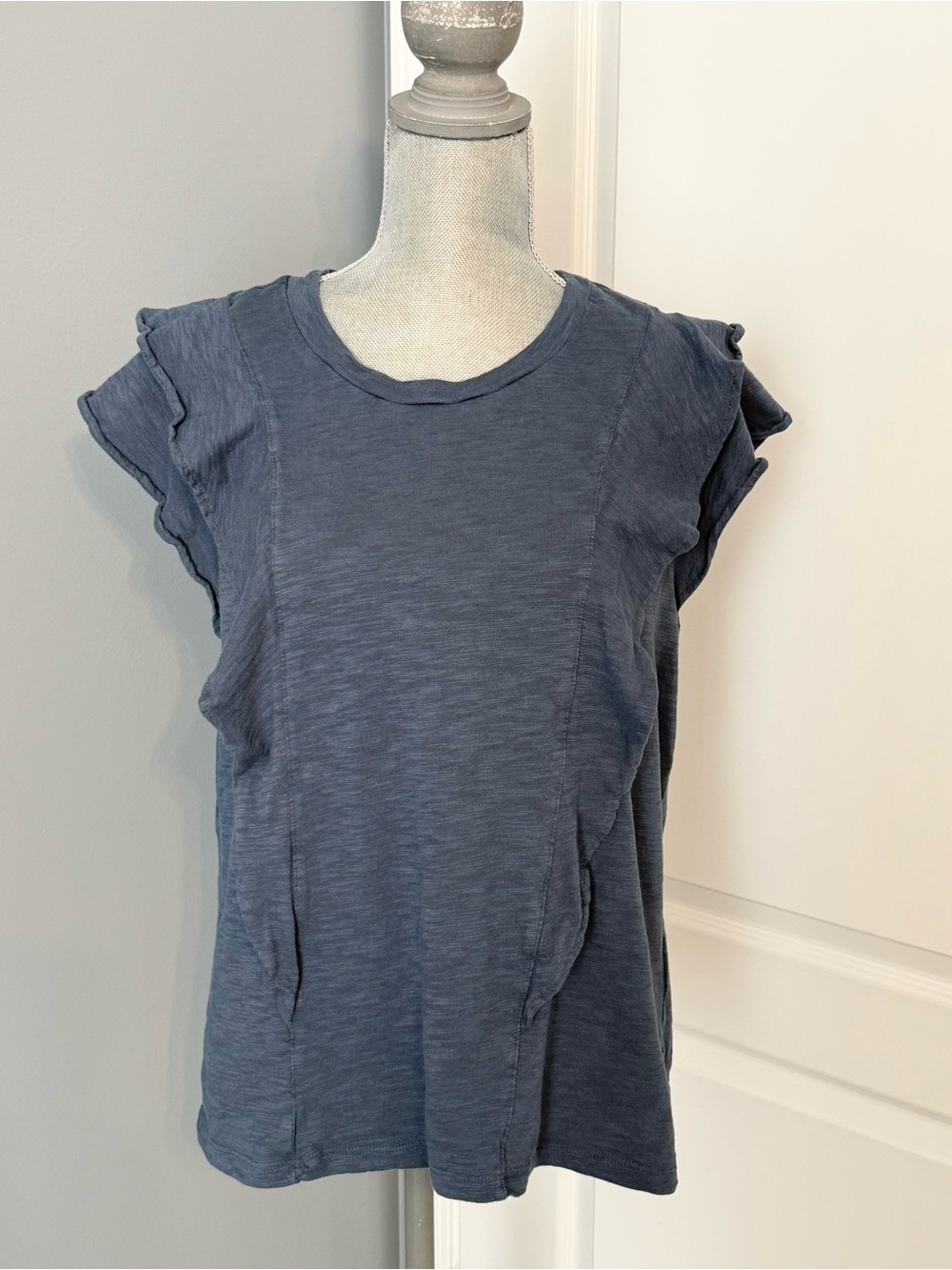 White House Black Market Slate Blue Ruffled Women’s Top, sz XL